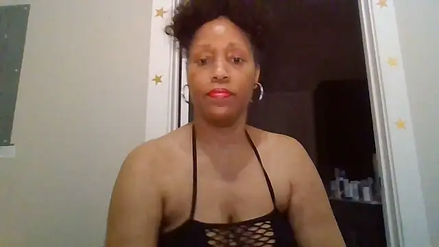 Snapshot of MsDeeLive chatting on May 2026 04:42:01 AM MsDeeLive online show from May 2026 04:42:01 AM