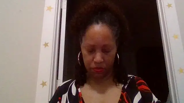 Snapshot of MsDeeLive chatting on June 2026 04:52:02 AM MsDeeLive online show from June 2026 04:52:02 AM
