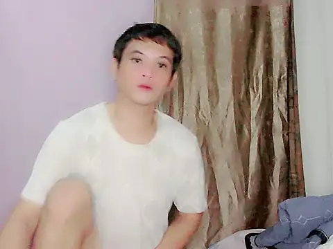 Snapshot of george4u8899 chatting on May 2026 01:20:02 PM george4u8899 online show from May 2026 01:20:02 PM
