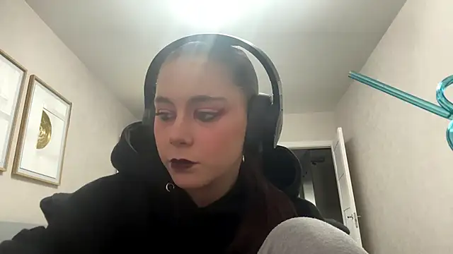 elfLiana online show from June 2026 04:41:02 PM