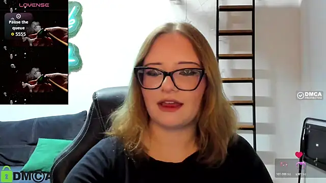 JuliNy x online show from June 2026 01:14:01 PM