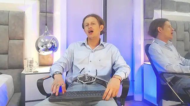 AnthonyStone  online show from May 2026 07:00:01 PM