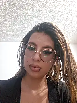 aliss26 online show from May 2026 01:36:02 AM