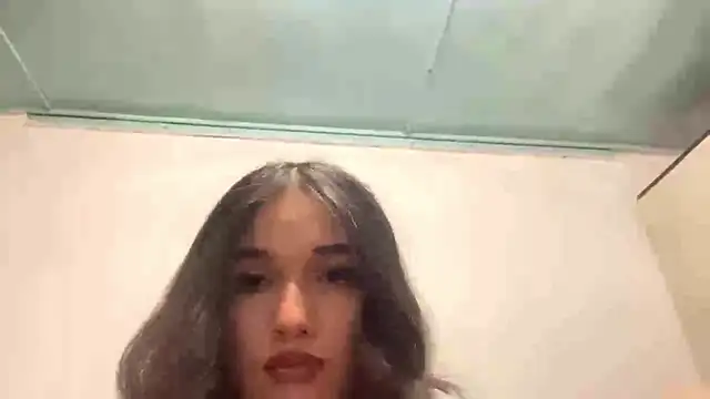 LisetteParajon online show from May 2026 04:15:01 PM
