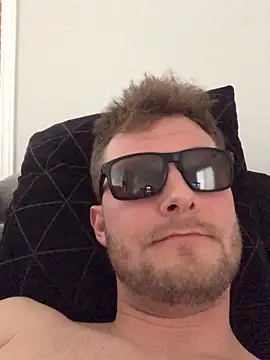 maleblond online show from May 2026 10:18:02 PM