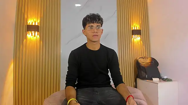 im silco online show from May 2026 07:33:01 PM