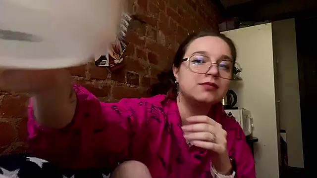 Snapshot of DaliLove chatting on May 2026 05:43:01 PM DaliLove online show from May 2026 05:43:01 PM