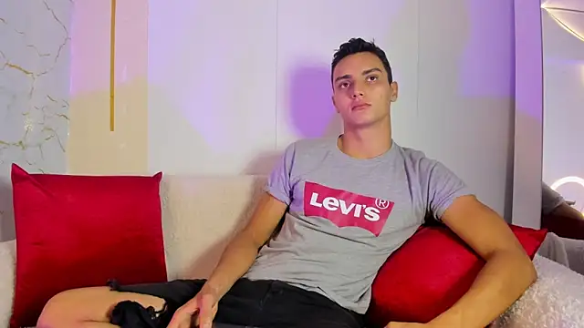 andrewevans46 online show from June 2026 01:13:01 PM
