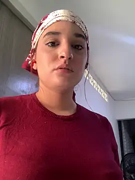 Snapshot of Aishas00 chatting on June 2026 04:35:02 PM Aishas00 online show from June 2026 04:35:02 PM