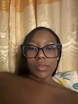 Snapshot of chell_iivy chatting on July 2026 10:39:01 AM chell iivy online show from July 2026 10:39:01 AM