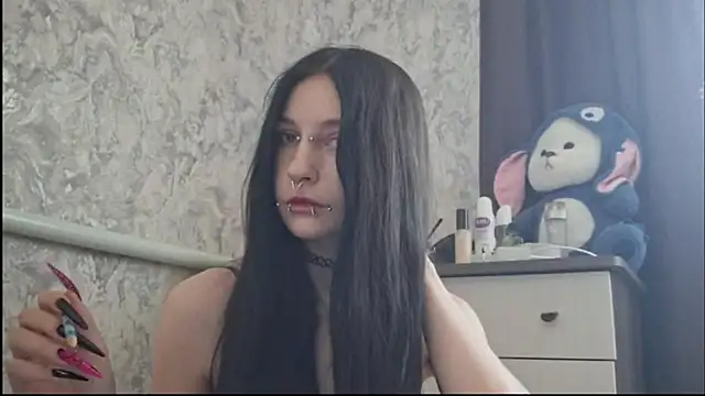 KrissyHiott online show from May 2026 06:10:02 AM