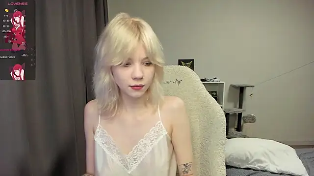 voguecaroline online show from August 2026 08:12:02 PM
