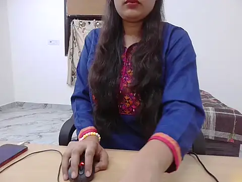 akeera78 online show from June 2026 03:28:01 AM