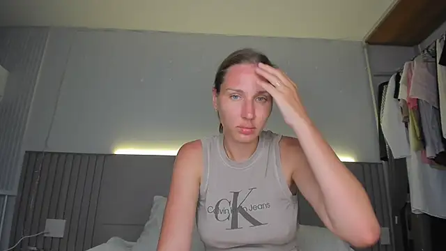 Snapshot of SofiClimbing chatting on February 2026 11:00:02 AM SofiClimbing online show from February 2026 11:00:02 AM