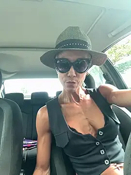 Snapshot of GymQueenCarmen chatting on June 2026 08:08:02 AM GymQueenCarmen online show from June 2026 08:08:02 AM