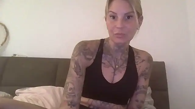 Snapshot of Sierablum chatting on June 2026 02:26:02 PM Sierablum online show from June 2026 02:26:02 PM