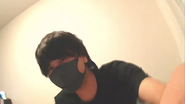 Snapshot of Natsu_x_ chatting on July 2026 04:10:02 PM Natsu x online show from July 2026 04:10:02 PM