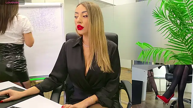 Snapshot of BabesGoWild chatting on February 2025 05:26:02 AM BabesGoWild online show from February 2025 05:26:02 AM