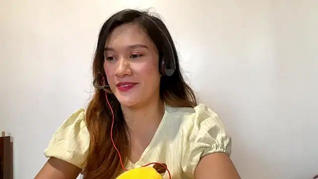 Snapshot of LoreenWasiuta chatting on June 2026 05:19:02 AM LoreenWasiuta online show from June 2026 05:19:02 AM
