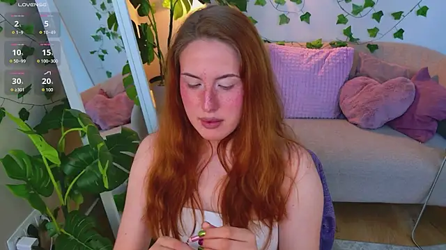 Snapshot of ChloeAster chatting on August 2026 07:00:01 AM ChloeAster online show from August 2026 07:00:01 AM