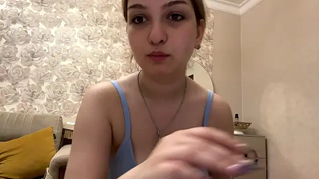 Snapshot of CloudyFoxy chatting on June 2026 09:40:01 PM CloudyFoxy online show from June 2026 09:40:01 PM