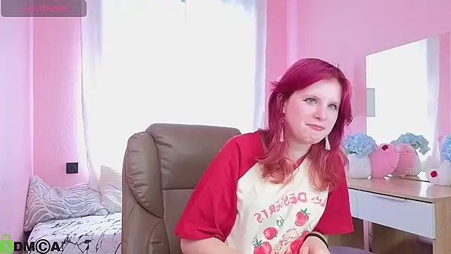 Snapshot of Fox__Cute chatting on June 2026 03:44:02 AM Fox Cute online show from June 2026 03:44:02 AM
