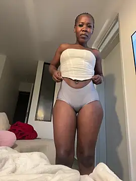 Snapshot of Sweet-Sandrah chatting on June 2026 03:25:01 PM Sweet-Sandrah online show from June 2026 03:25:01 PM