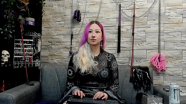 Snapshot of Miss_Kaz chatting on July 2026 11:40:02 PM Miss Kaz online show from July 2026 11:40:02 PM
