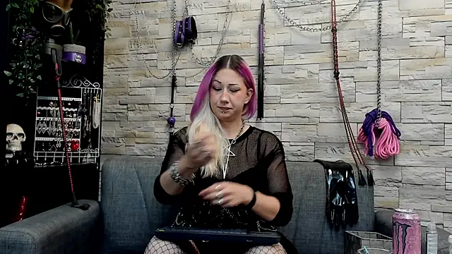 Snapshot of Miss_Kaz chatting on July 2026 01:08:02 AM Miss Kaz online show from July 2026 01:08:02 AM
