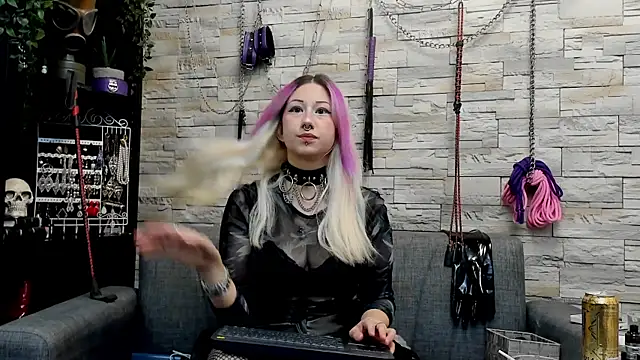 Snapshot of Miss_Kaz chatting on July 2026 12:30:02 AM Miss Kaz online show from July 2026 12:30:02 AM