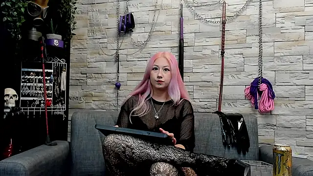 Snapshot of Miss_Kaz chatting on August 2026 12:23:01 AM Miss Kaz online show from August 2026 12:23:01 AM
