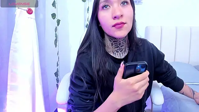 Snapshot of isasaenz_ chatting on August 2026 03:52:02 AM isasaenz online show from August 2026 03:52:02 AM