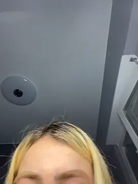sabriloirinha online show from June 2026 10:23:02 PM