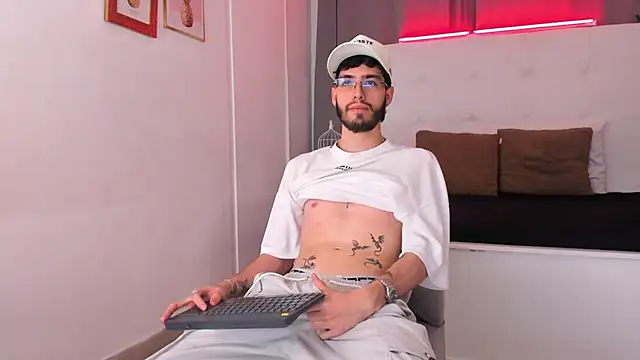 Leo Saint online show from June 2026 10:40:02 PM