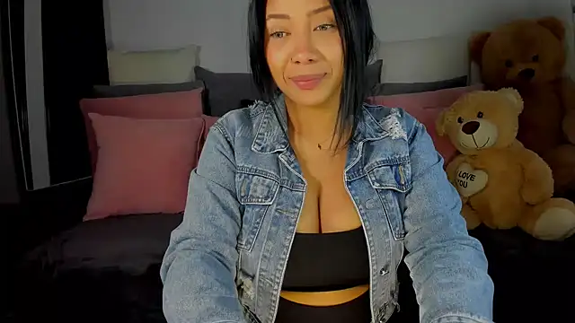 Snapshot of NicolePasqualott chatting on January 2025 08:15:02 PM NicolePasqualott online show from January 2025 08:15:02 PM