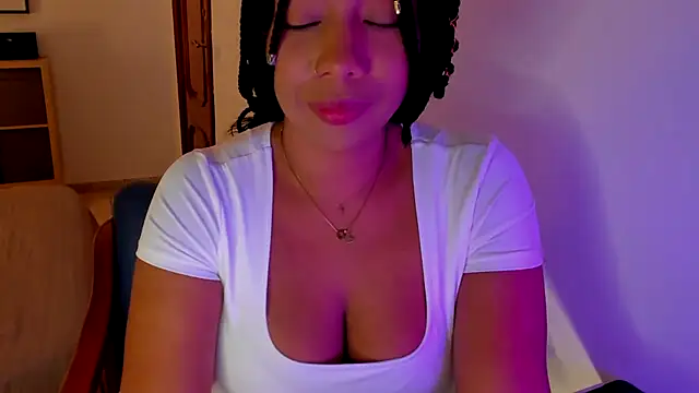 Snapshot of NicolePasqualott chatting on September 2025 09:30:01 PM NicolePasqualott online show from September 2025 09:30:01 PM