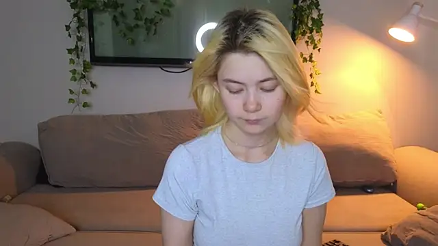 Emily Miu online show from July 2026 12:13:01 AM
