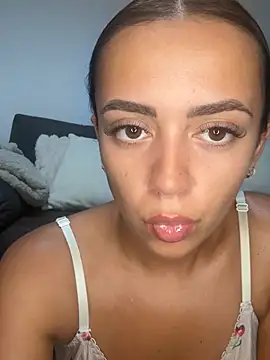 Harrietbronzex online show from July 2026 01:20:02 PM