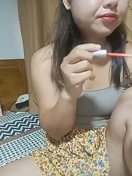 Snapshot of Emma-cutee chatting on June 2026 02:12:02 AM Emma-cutee online show from June 2026 02:12:02 AM