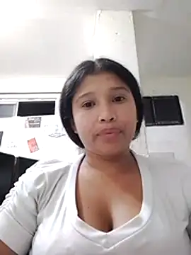 Snapshot of Nati_linda chatting on June 2026 03:31:02 AM Nati linda online show from June 2026 03:31:02 AM