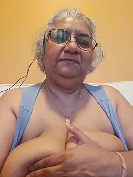 Snapshot of MistressRetribution chatting on July 2026 11:44:01 PM MistressRetribution online show from July 2026 11:44:01 PM