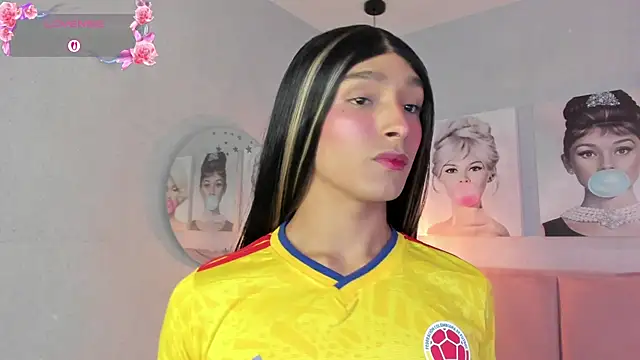 Snapshot of skinny_dolltrans chatting on June 2026 09:49:02 PM skinny dolltrans online show from June 2026 09:49:02 PM