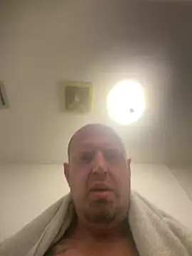 Snapshot of BigDJohnson5 chatting on June 2026 05:26:01 PM BigDJohnson5 online show from June 2026 05:26:01 PM