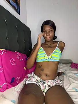 Snapshot of ShakiraThompss18 chatting on July 2026 02:24:01 PM ShakiraThompss18 online show from July 2026 02:24:01 PM