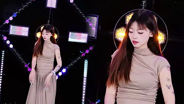 Alice-520 online show from July 2026 11:03:02 AM