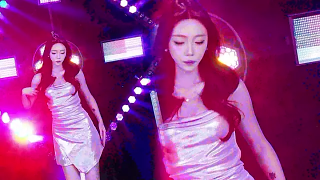 Alice-520 online show from July 2026 10:44:02 AM