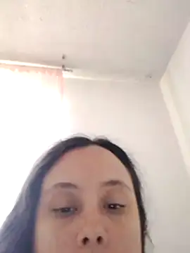 Snapshot of Laura_99 chatting on June 2026 10:47:02 PM Laura 99 online show from June 2026 10:47:02 PM