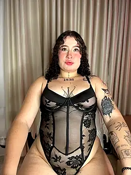 Snapshot of Doll_Ivy chatting on June 2026 03:11:02 AM Doll Ivy online show from June 2026 03:11:02 AM