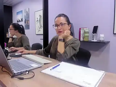 Snapshot of Greta_Borbon_ chatting on June 2026 11:52:01 AM Greta Borbon online show from June 2026 11:52:01 AM