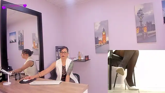 Greta Borbon  online show from July 2026 12:01:01 PM